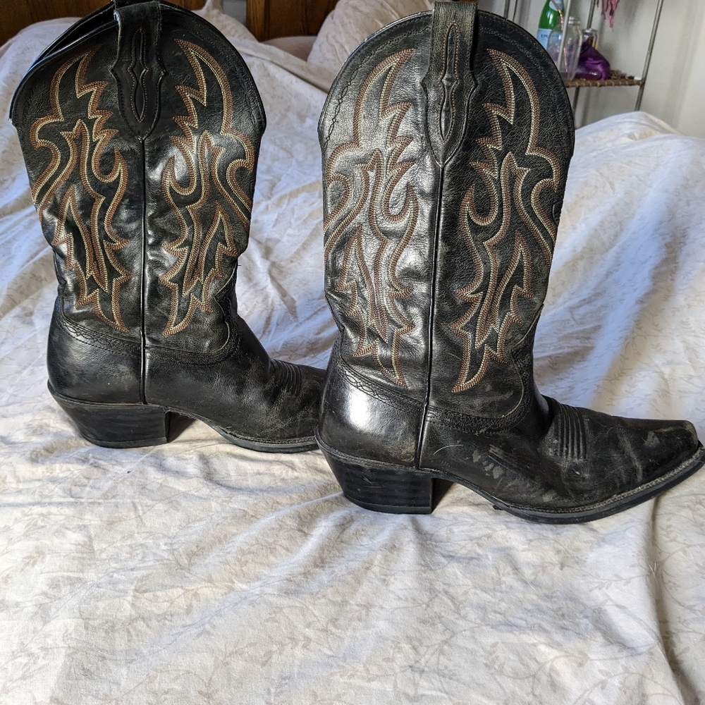 Ariat Boots - Picture 3 of 9